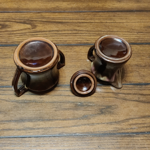 Brown/Burgundy Ceramic Creamer and Sugar Set - Picture 2 of 8